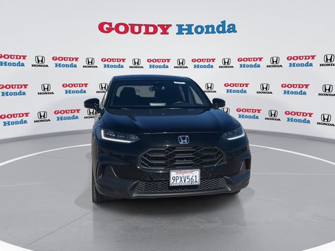 Used 2025 Honda HR-V Sport image 3