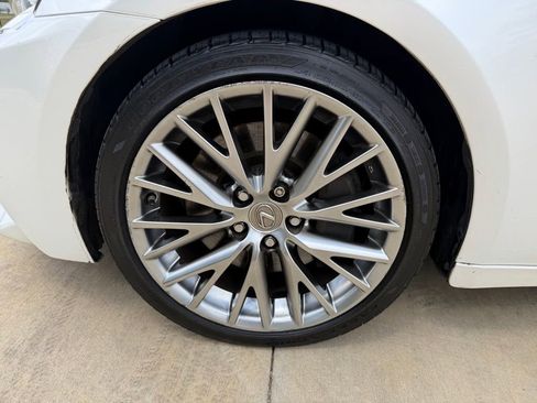 Used 2016 Lexus IS 200t w/ Premium Package RWD image 9