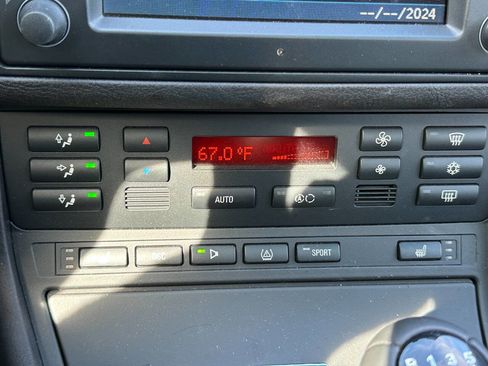 Used 2005 BMW M3 Coupe image 21