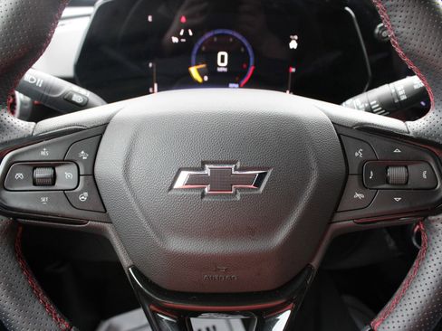 Used 2025 Chevrolet Trax RS w/ Sunroof Package image 25