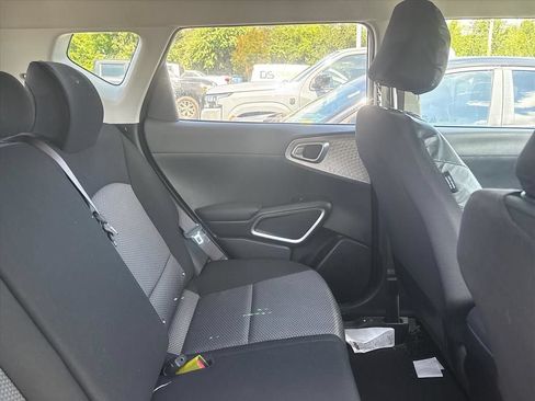 Used 2024 Kia Soul LX FWD image 16