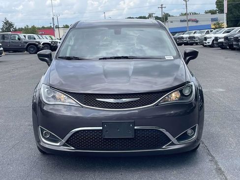 Certified 2018 Chrysler Pacifica Touring Plus FWD image 3