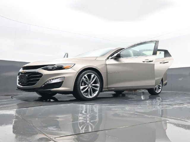 Used 2025 Chevrolet Malibu LT FWD image 32