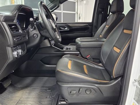 Used 2023 GMC Yukon XL AT4 w/ LPO, Floor Liner Package AWD/4WD image 5