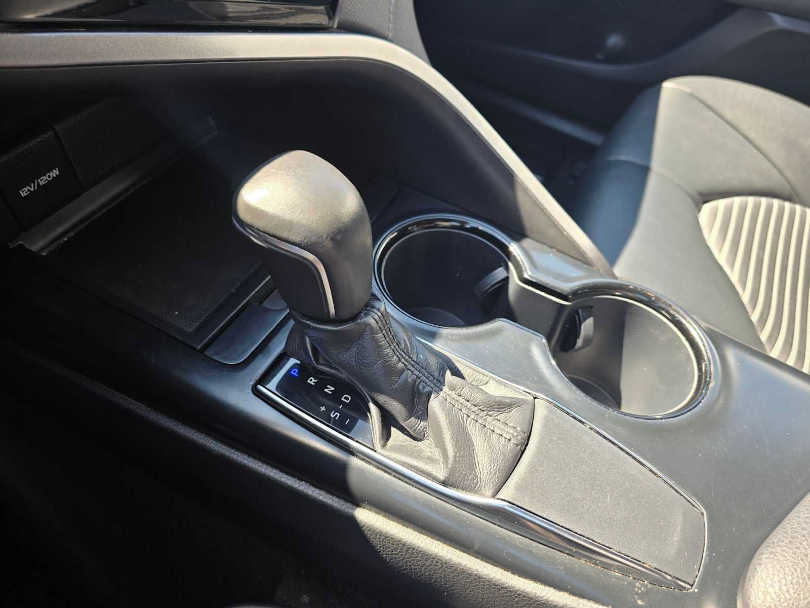 Used 2019 Toyota Camry SE FWD image 29
