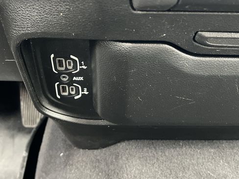 Used 2021 RAM 3500 Big Horn image 9