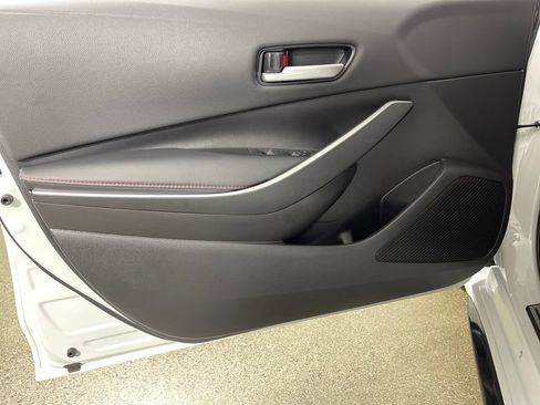 Certified 2025 Toyota Corolla SE w/ Carpet Mat Package (TMS) FWD image 17