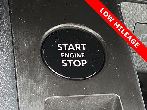 Used 2025 Nissan Kicks SV FWD image 20
