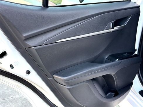 Used 2025 Toyota Camry SE image 30