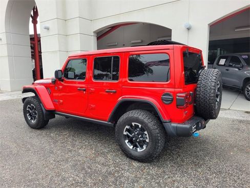 Used 2024 Jeep Wrangler Unlimited Rubicon 4xe image 13