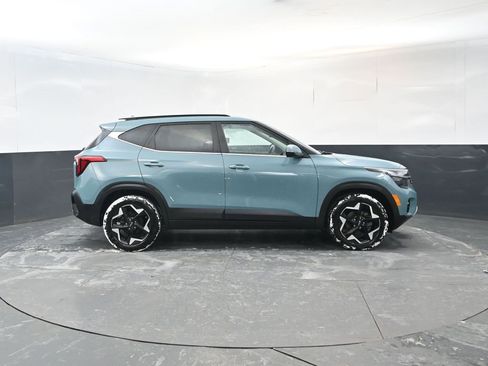 Used 2024 Kia Seltos EX image 6