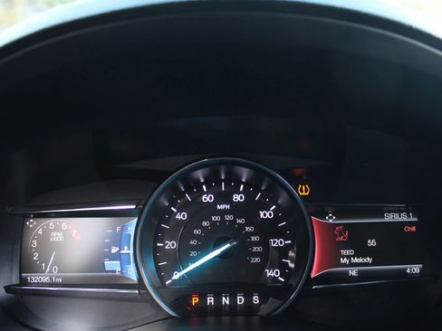 Used 2018 Ford Explorer XLT w/ Equipment Group 202A image 28