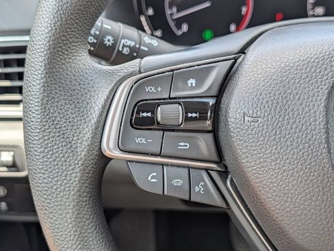 Used 2018 Honda Accord EX image 24