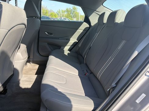 Used 2023 Hyundai Elantra SEL FWD image 13