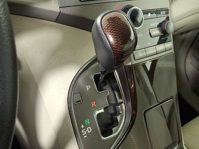 Used 2011 Toyota Venza AWD image 15