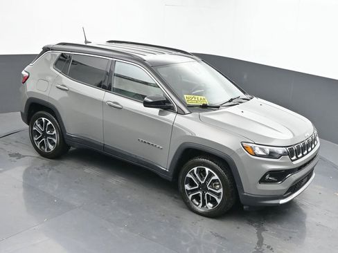 Used 2024 Jeep Compass Limited image 31