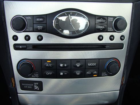 Used 2011 INFINITI G37 Sport w/ Premium Pkg image 16