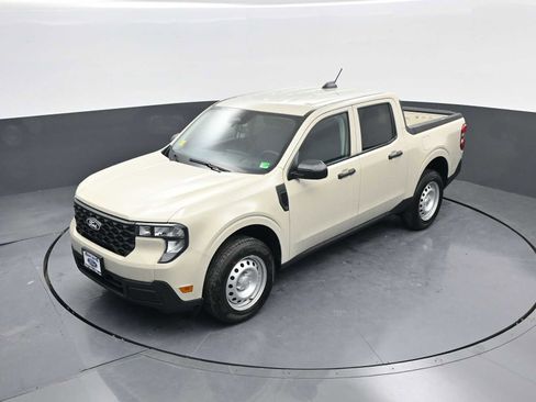 New 2025 Ford Maverick XL w/ Equipment Group 102A image 48