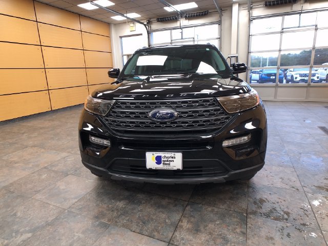 Used 2023 Ford Explorer XLT w/ Equipment Group 202A AWD/4WD image 2