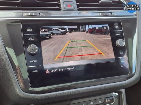 Used 2021 Volkswagen Tiguan SE R-Line image 11