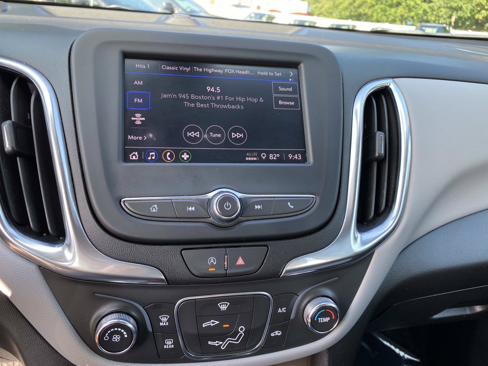 Used 2022 Chevrolet Equinox LS AWD/4WD image 12