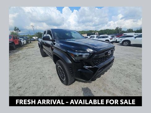 Used 2025 Toyota Tacoma TRD Off-Road AWD/4WD image 1