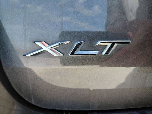 Used 2020 Ford Explorer XLT image 20