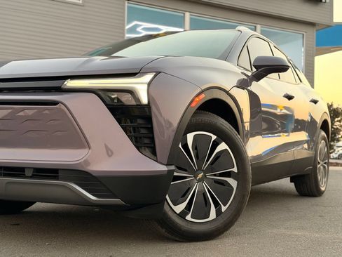 Used 2024 Chevrolet Blazer EV LT AWD/4WD image 7