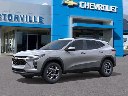 New 2026 Chevrolet Trax LT w/ Driver Confidence Package image 2