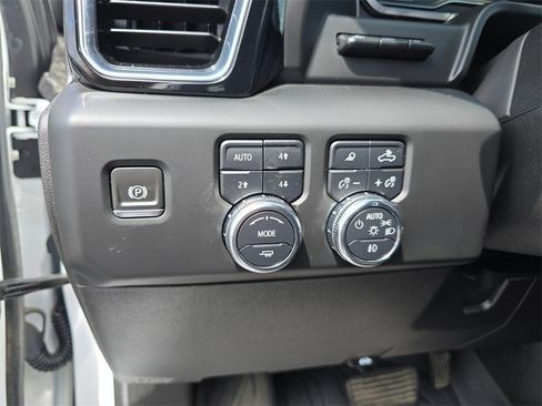 Used 2024 GMC Sierra 3500 Denali w/ Denali Reserve Package image 21