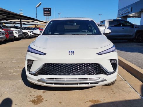 New 2026 Buick Envista Avenir FWD image 9