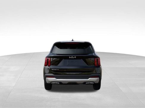 Used 2025 Kia Sorento LX image 5