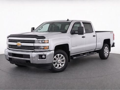 Used 2015 Chevrolet Silverado 2500 LT w/ LT Convenience Package AWD/4WD image 2