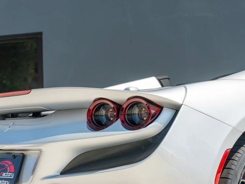 Used 2022 Ferrari F8 Tributo RWD image 42