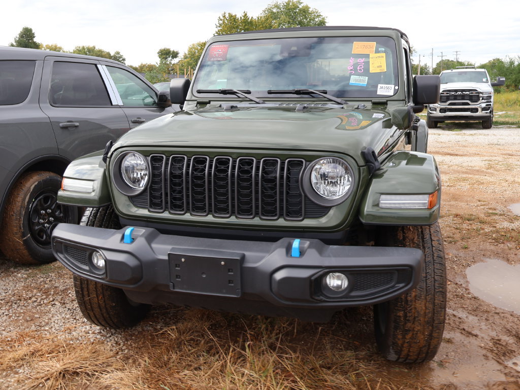 Used 2024 Jeep Wrangler Unlimited AWD/4WD image 4