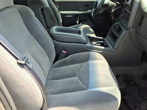 Used 2005 Chevrolet Silverado 2500 LS RWD image 18