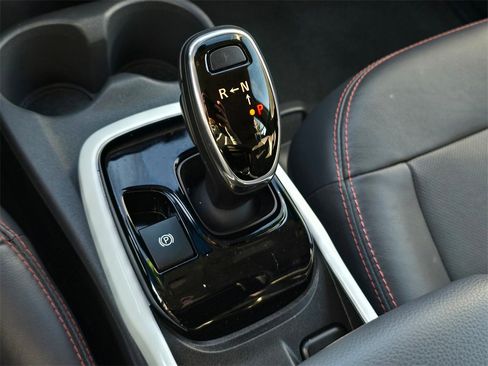 Used 2019 Chevrolet Bolt Premier w/ Infotainment Package image 26