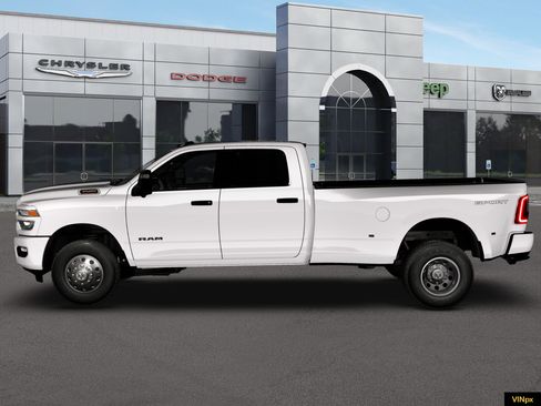 New 2026 RAM 3500 Big Horn AWD/4WD image 3