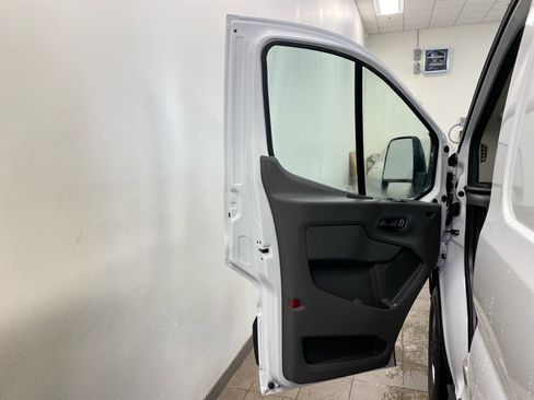 New 2026 Ford Transit 150 Low Roof RWD image 9