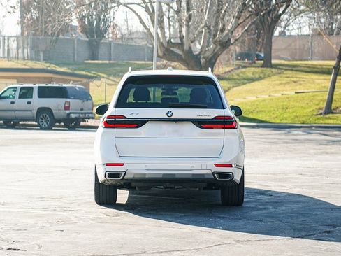Used 2023 BMW X7 xDrive40i w/ Premium Package image 6