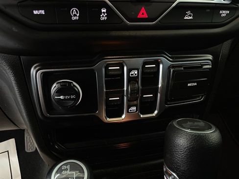 Used 2022 Jeep Wrangler Unlimited Sport image 46