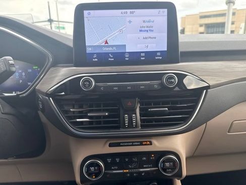 Used 2020 Ford Escape Titanium FWD image 11