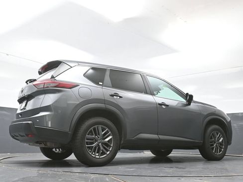 Used 2024 Nissan Rogue S FWD image 46