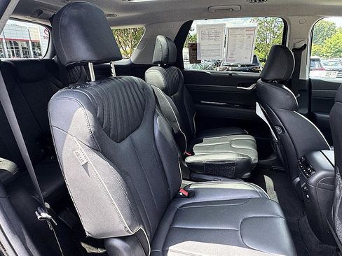 Used 2024 Hyundai Palisade Limited FWD image 21