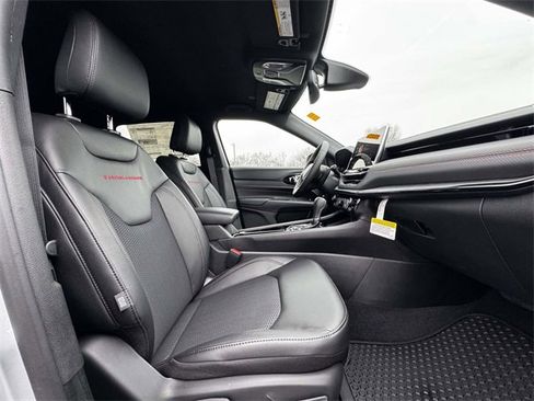 New 2026 Jeep Compass Trailhawk image 16