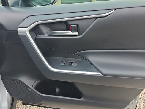 Certified 2025 Toyota RAV4 XLE AWD/4WD image 18