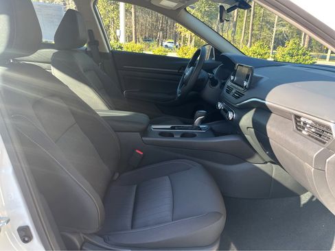 Used 2024 Nissan Altima 2.5 S image 24