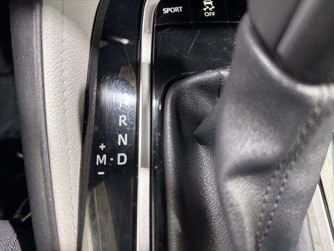 Used 2020 Toyota Corolla SE image 38