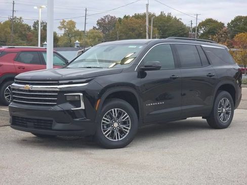 New 2026 Chevrolet Traverse LT w/ Driver Confidence Package image 2