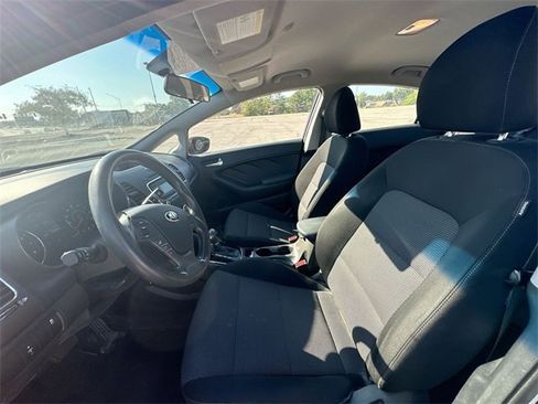 Used 2017 Kia Forte LX image 34